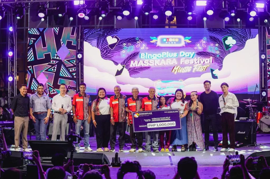 DigiPlus, BingoPlus Foundation Bring Smiles on BingoPlus Day MassKara Festival with Grants for Education, Healthcare, and Livelihood in Negros Occidental